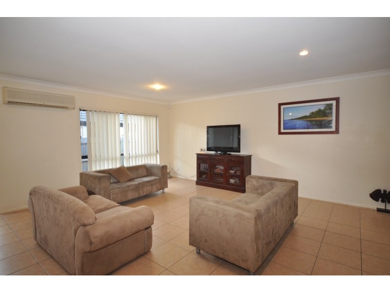 60 Coachwood Drive, Molendinar QLD 4214