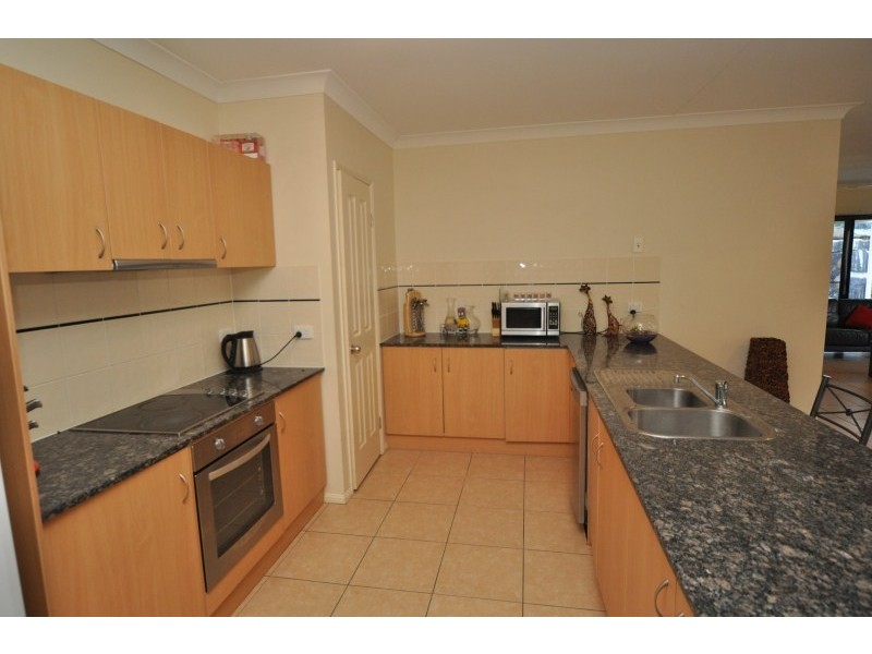 60 Coachwood Drive, Molendinar QLD 4214