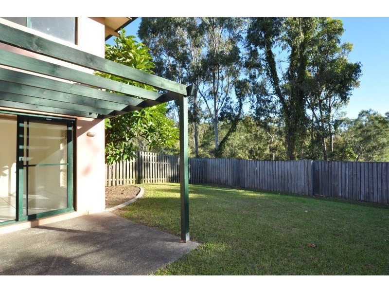 2/104 Greenacre Drive, Parkwood QLD 4214
