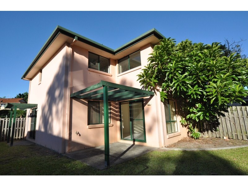 2/104 Greenacre Drive, Parkwood QLD 4214
