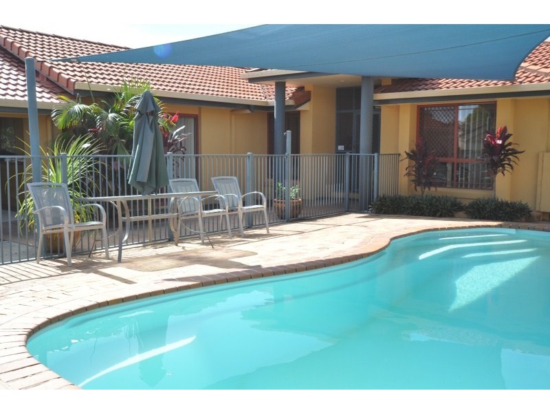 8 Daintree Drive, Parkwood QLD 4214