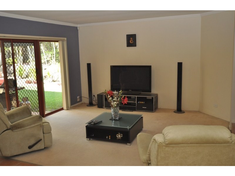 8 Daintree Drive, Parkwood QLD 4214