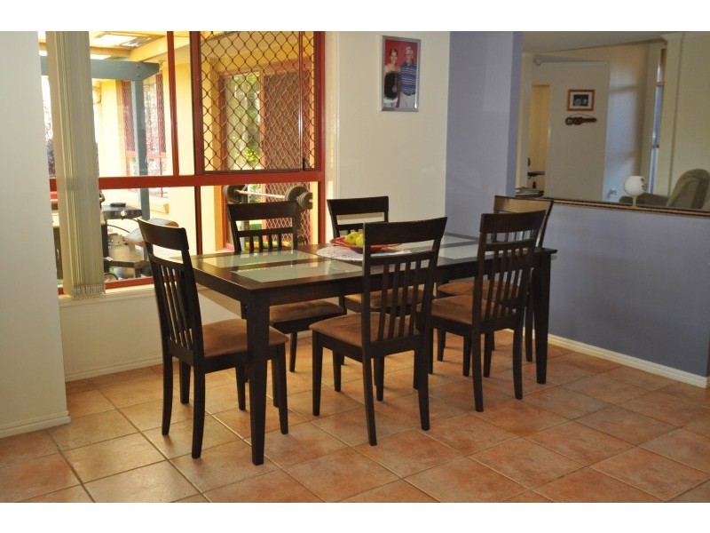 8 Daintree Drive, Parkwood QLD 4214