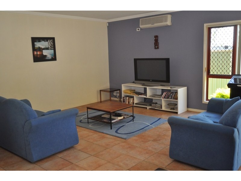 8 Daintree Drive, Parkwood QLD 4214