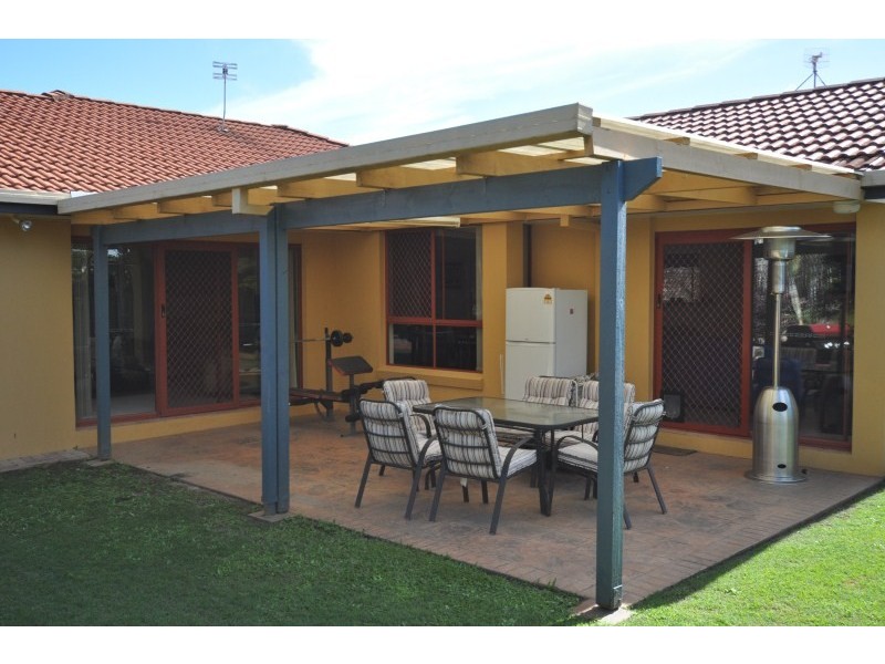 8 Daintree Drive, Parkwood QLD 4214