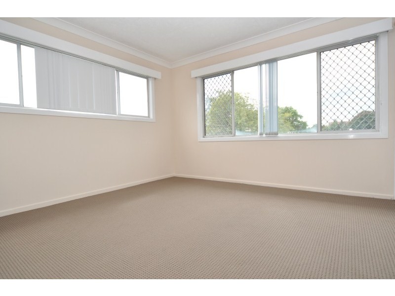 2/2 Wynflo Street, Labrador QLD 4215