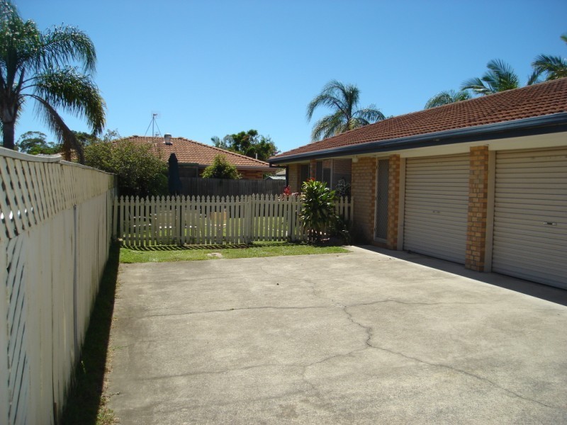 2-11 Riccarton Place, Labrador QLD 4215