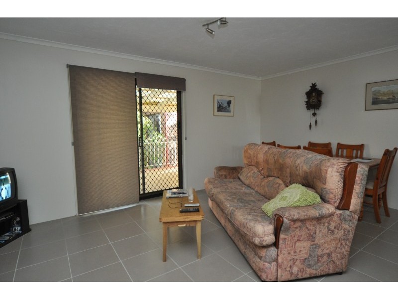 2/183 Muir Street, Labrador QLD 4215