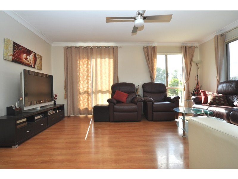 27 Daintree Drive, Parkwood QLD 4214