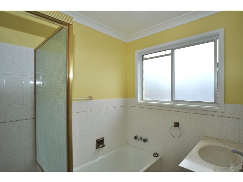 24 Crinum Crescent, Southport QLD 4215