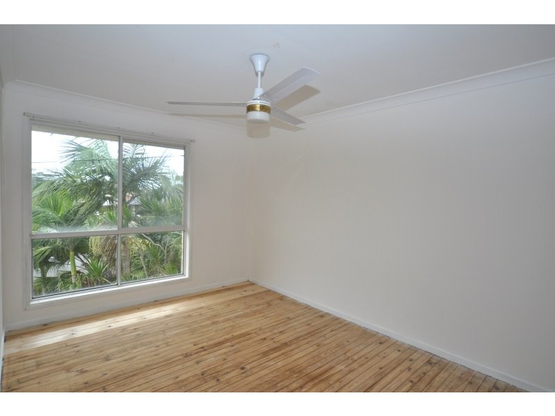 24 Crinum Crescent, Southport QLD 4215