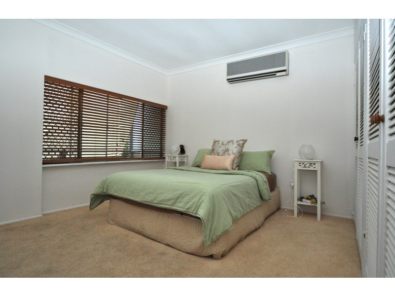 70 Coombe Avenue, Hope Island QLD 4212