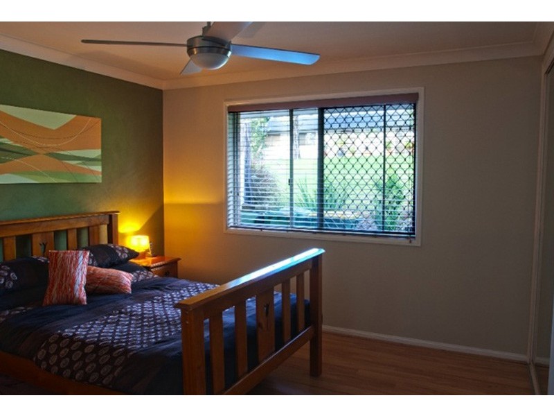 2/2 Freeman Street, Labrador QLD 4215