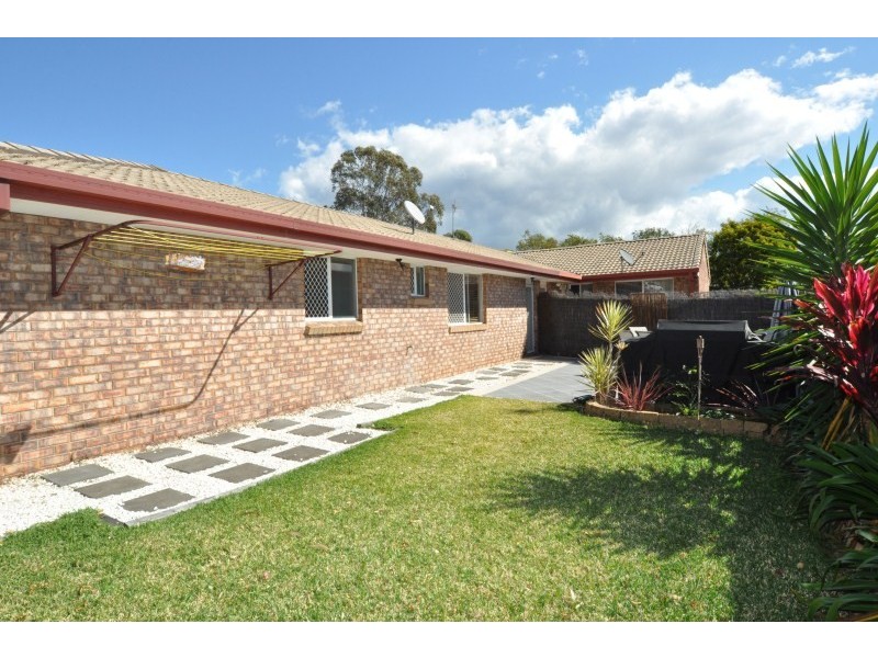 2/2 Freeman Street, Labrador QLD 4215