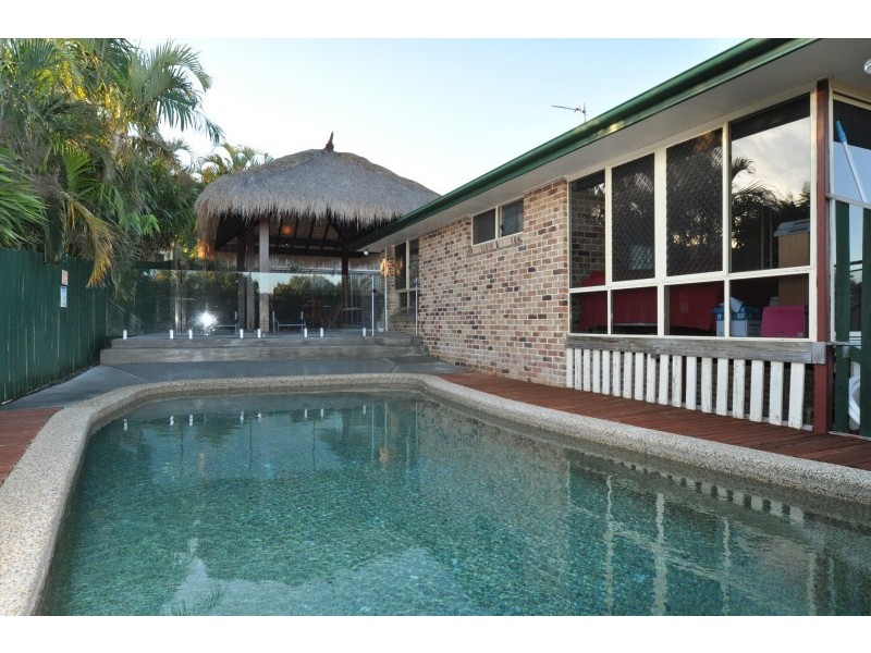 8 Iron Place, Arundel QLD 4214