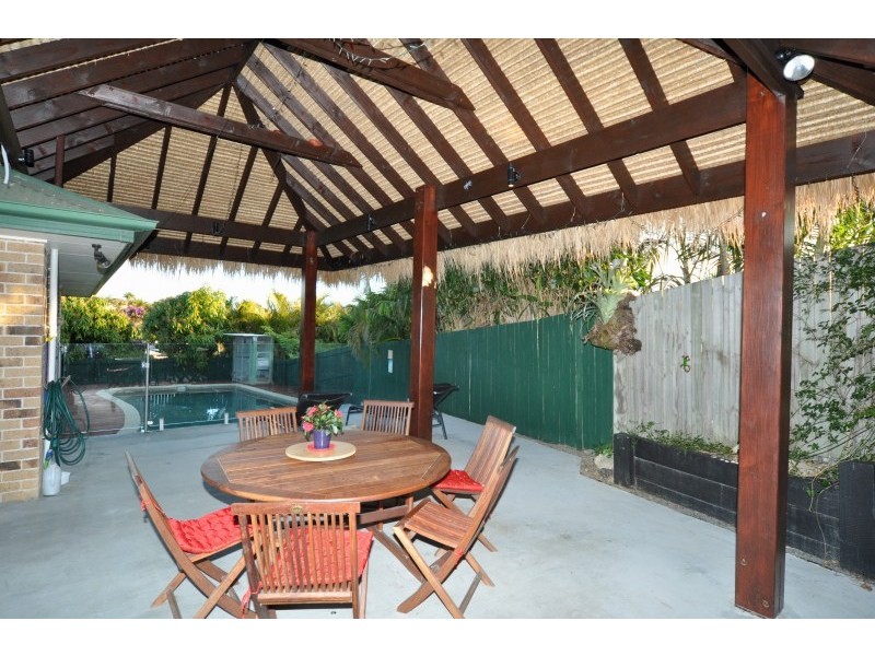 8 Iron Place, Arundel QLD 4214