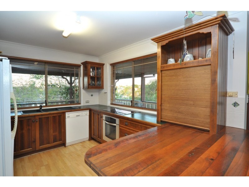 8 Iron Place, Arundel QLD 4214