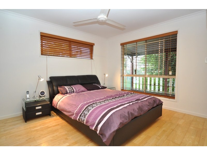8 Iron Place, Arundel QLD 4214