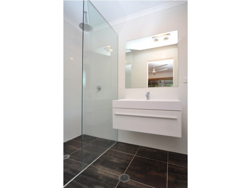 8 Iron Place, Arundel QLD 4214