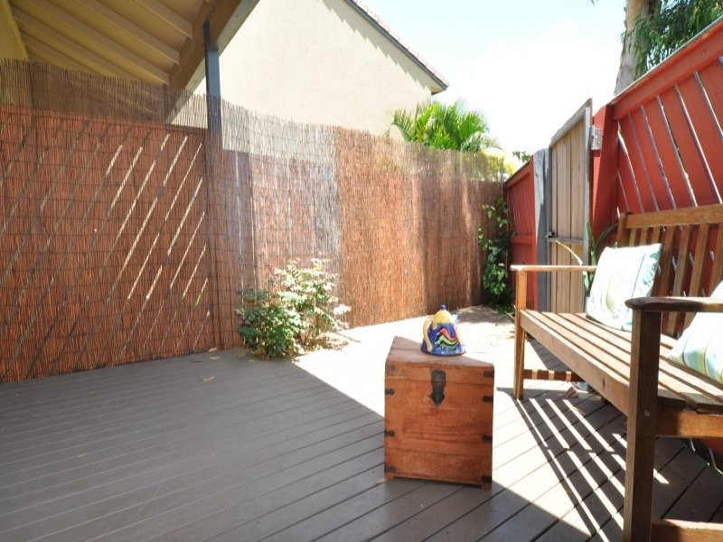 1/63 Olsen Avenue, Labrador QLD 4215