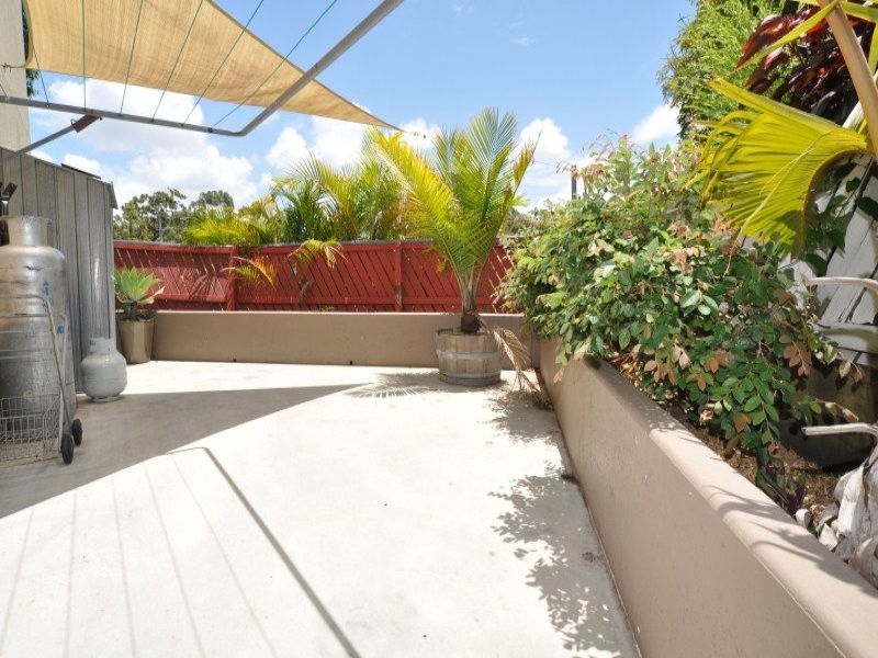 1/63 Olsen Avenue, Labrador QLD 4215