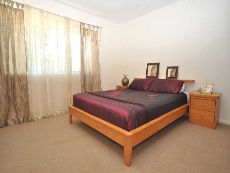 1/63 Olsen Avenue, Labrador QLD 4215