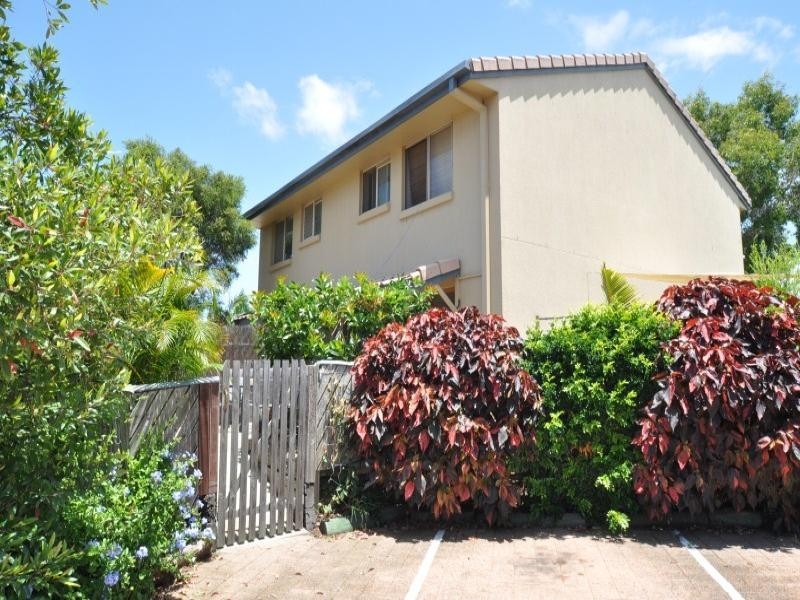 1/63 Olsen Avenue, Labrador QLD 4215