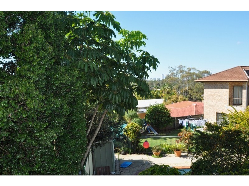 16 Carrumbella Drive, Arundel QLD 4214
