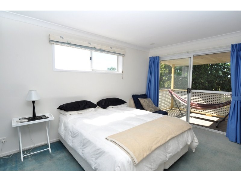 16 Carrumbella Drive, Arundel QLD 4214