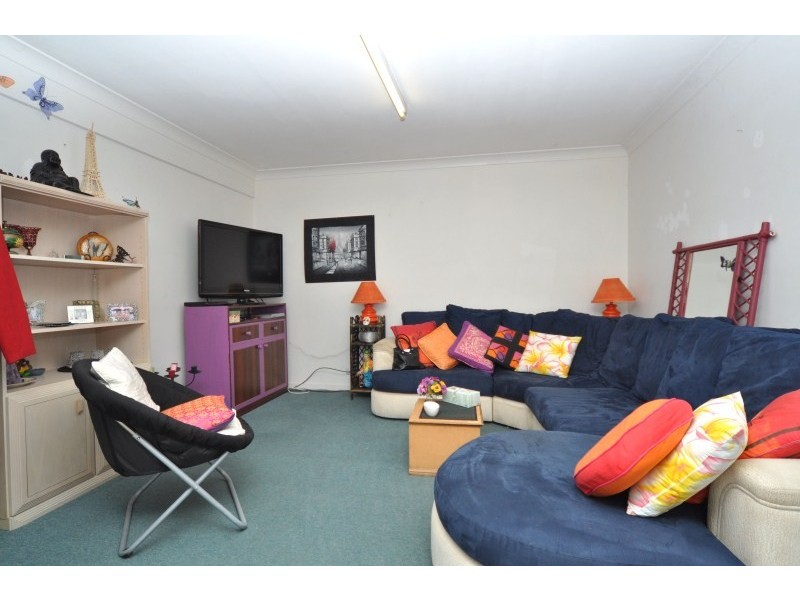 16 Carrumbella Drive, Arundel QLD 4214