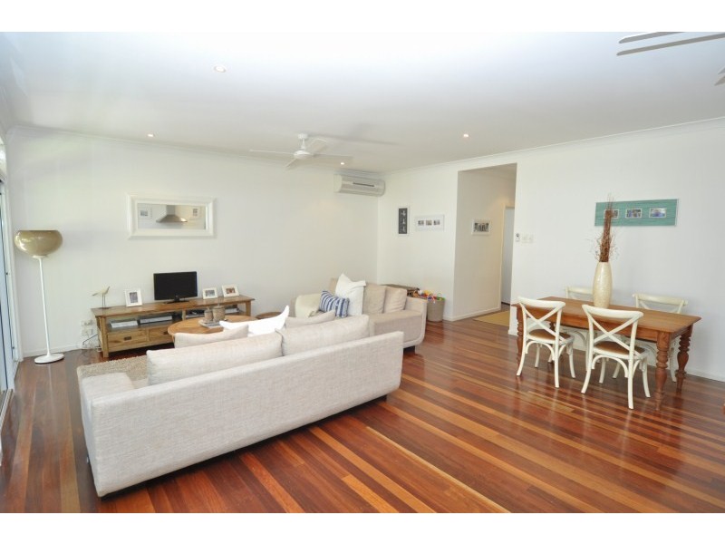 10 Kerr Avenue, Southport QLD 4215