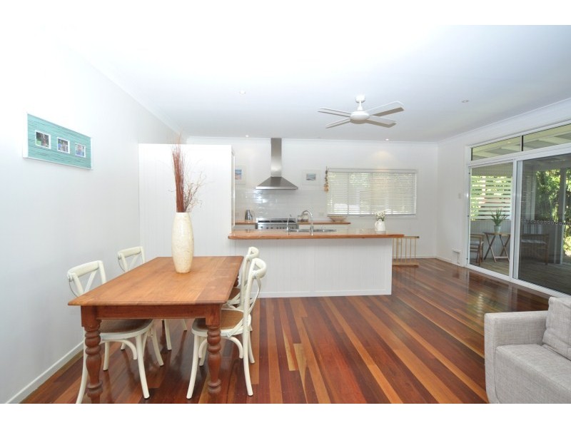 10 Kerr Avenue, Southport QLD 4215