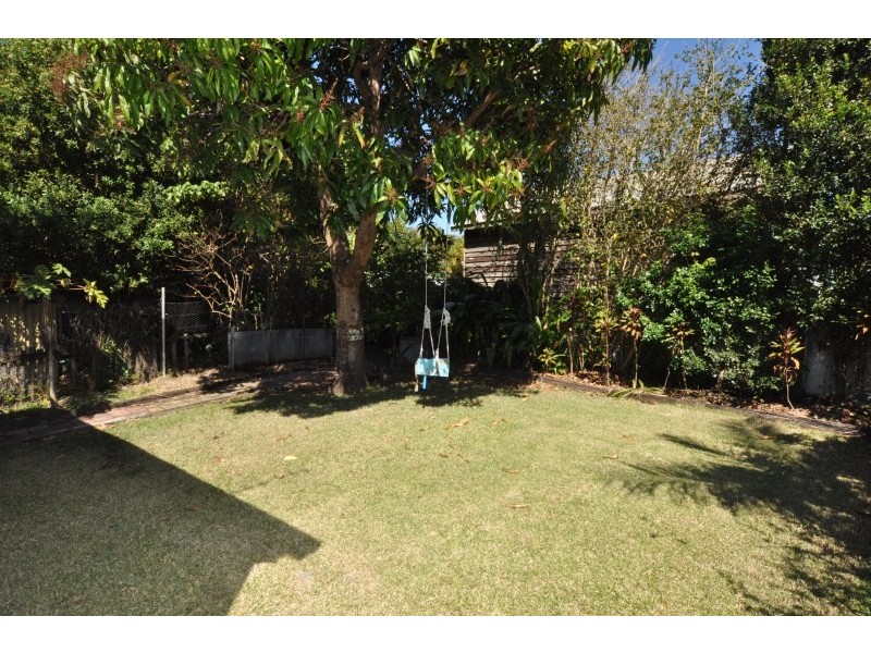 10 Kerr Avenue, Southport QLD 4215