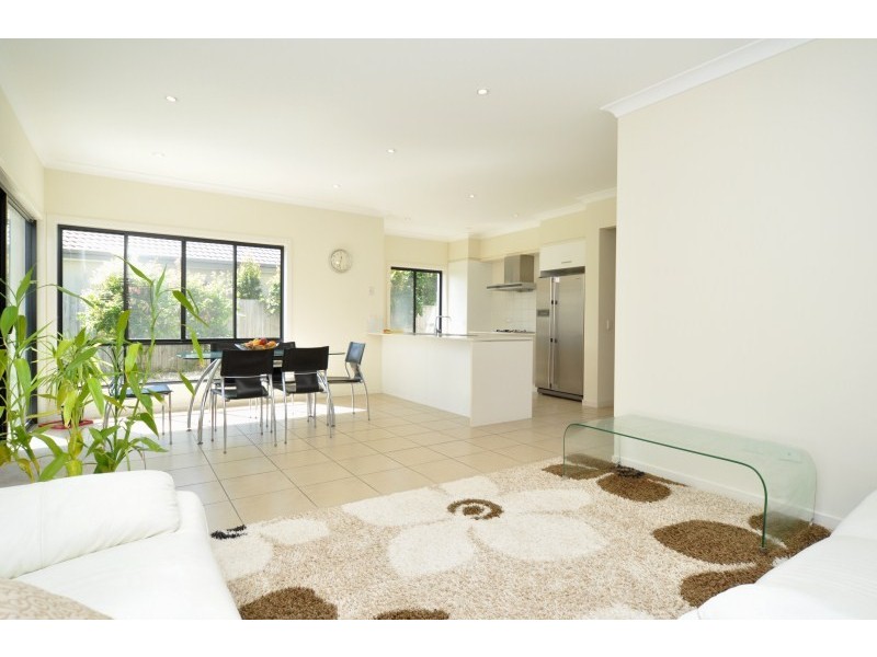 4 Corymbia Way, Molendinar QLD 4214