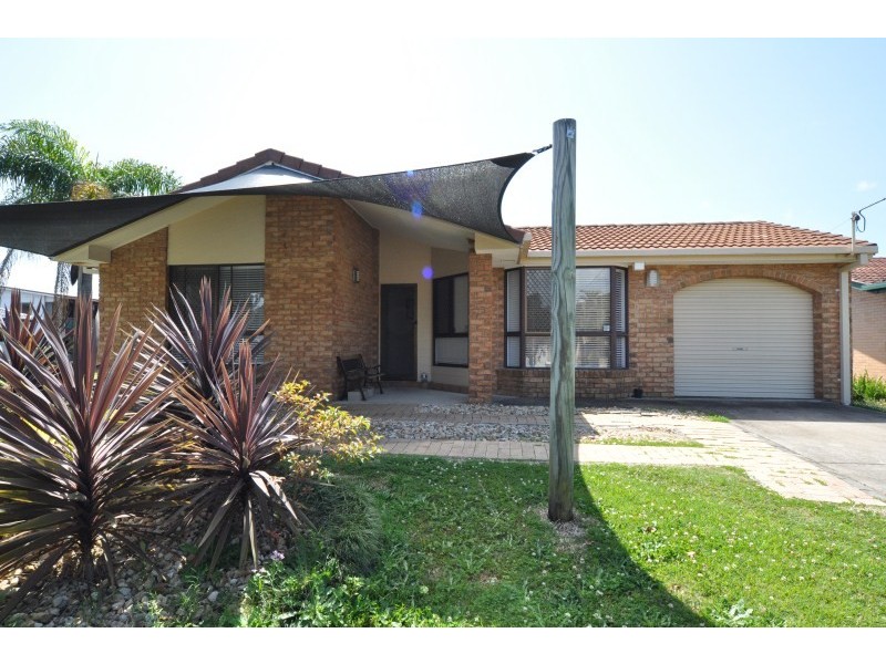 13 Kilmartin Esplanade, Biggera Waters QLD 4216