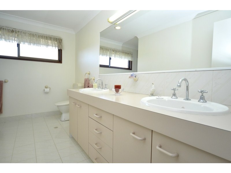 45 Uplands Drive, Parkwood QLD 4214