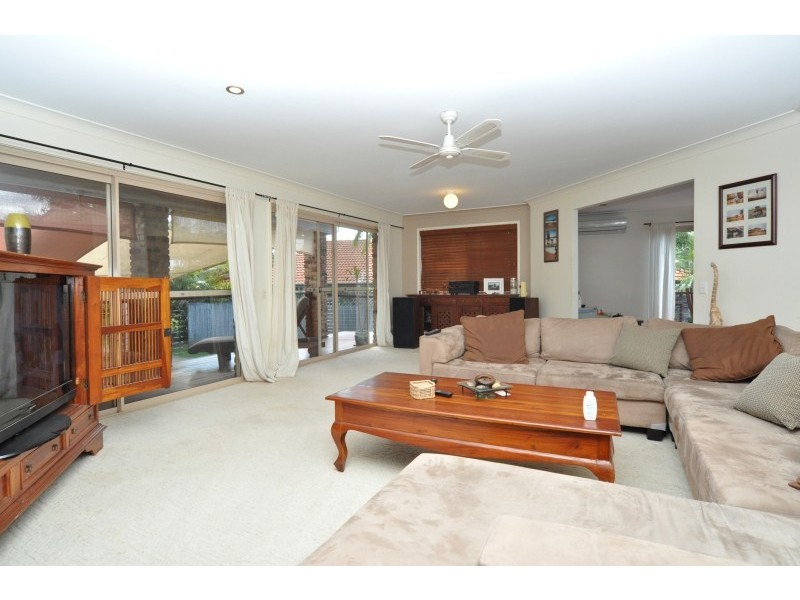 11 Weiskoph Court, Parkwood QLD 4214