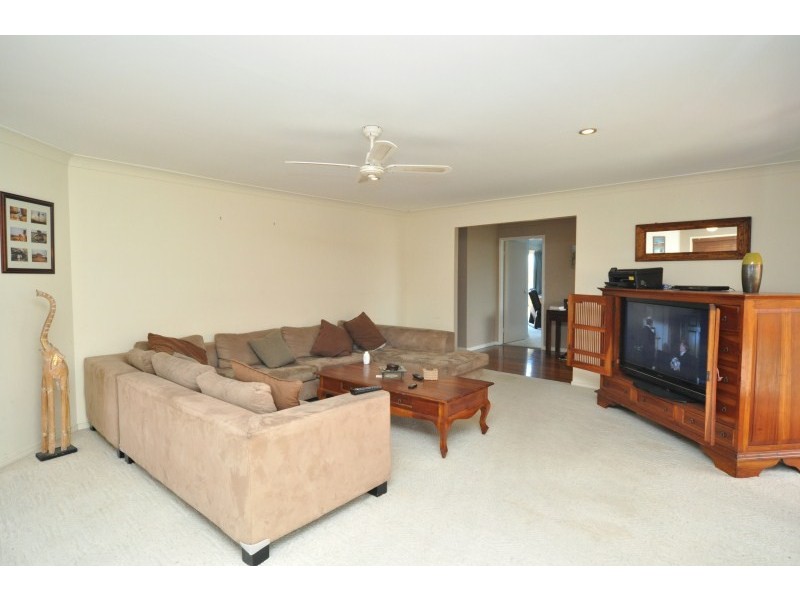 11 Weiskoph Court, Parkwood QLD 4214