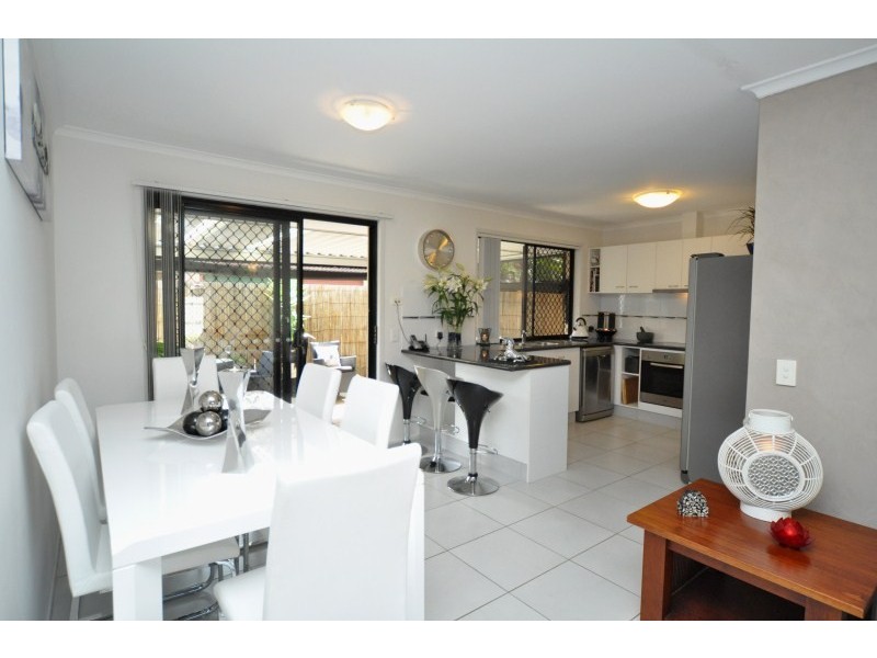 1/5 Stephenson Street, Labrador QLD 4215