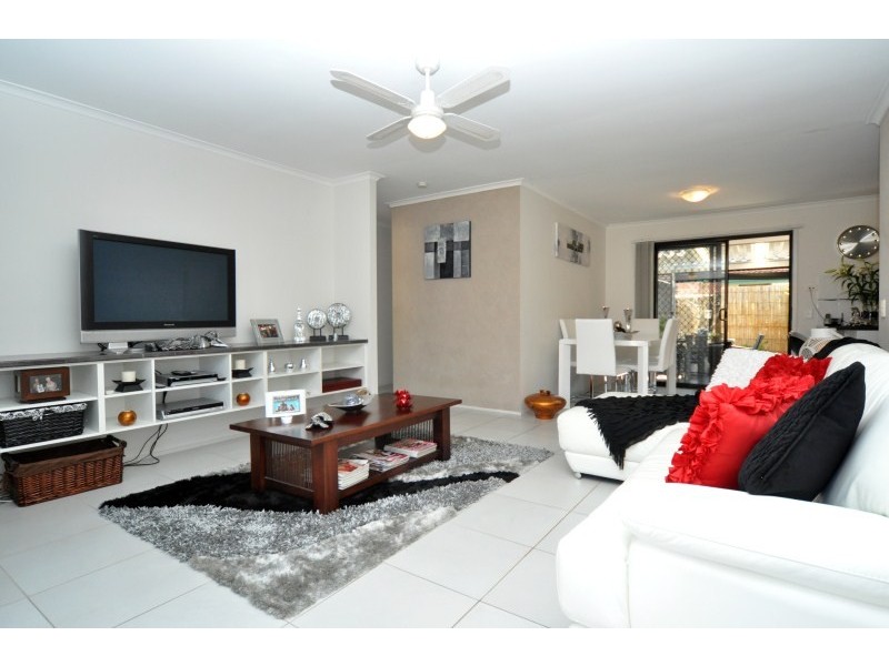 1/5 Stephenson Street, Labrador QLD 4215