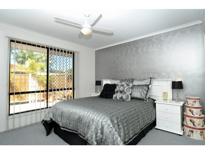 1/5 Stephenson Street, Labrador QLD 4215