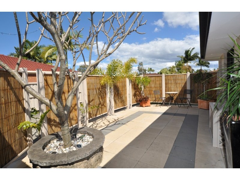 1/5 Stephenson Street, Labrador QLD 4215