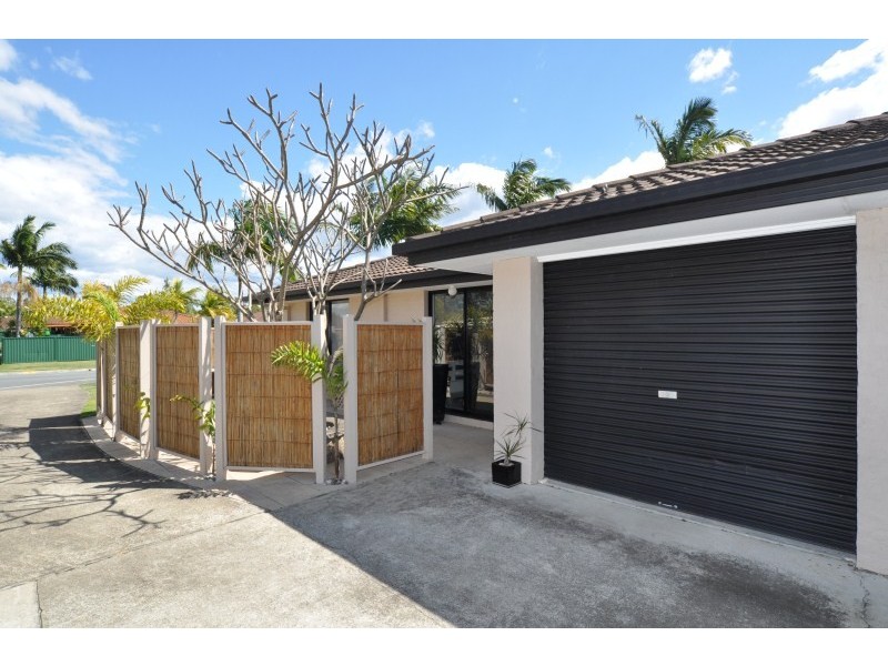 1/5 Stephenson Street, Labrador QLD 4215