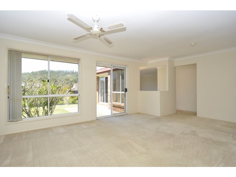 5 County Close, Parkwood QLD 4214