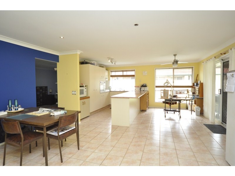 73 Henry Cotton Drive, Parkwood QLD 4214