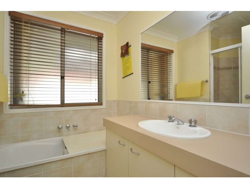 73 Henry Cotton Drive, Parkwood QLD 4214