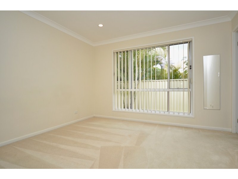 18 Leighanne Crescent, Arundel QLD 4214
