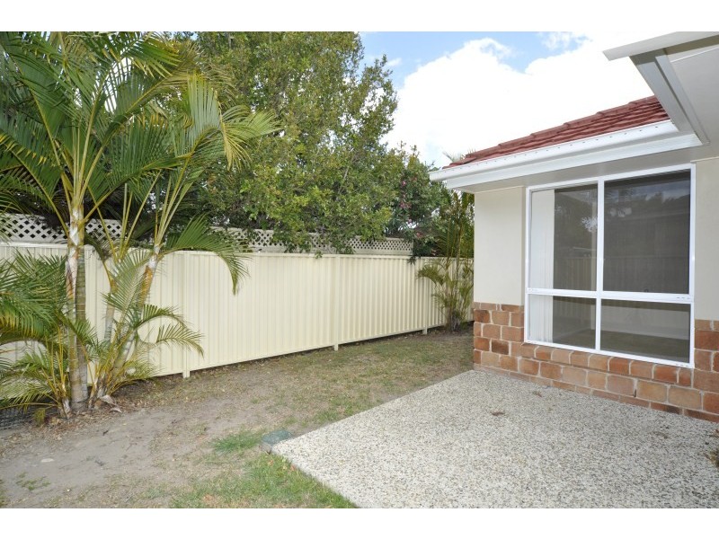 18 Leighanne Crescent, Arundel QLD 4214