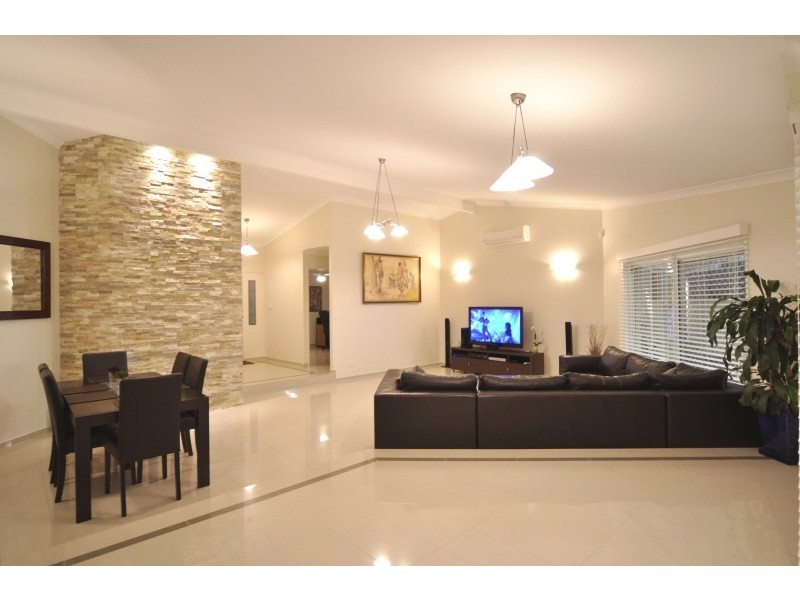 24 Von Nida Street, Parkwood QLD 4214