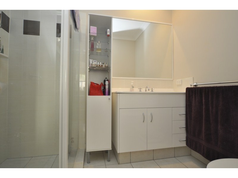 1/10 Pilar Court, Molendinar QLD 4214